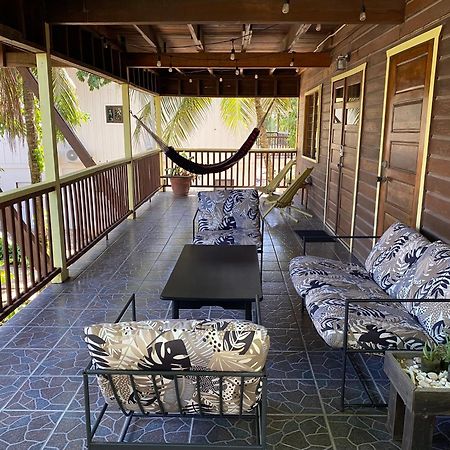 Driftwood Gardens Guesthouse Placencia Exterior photo