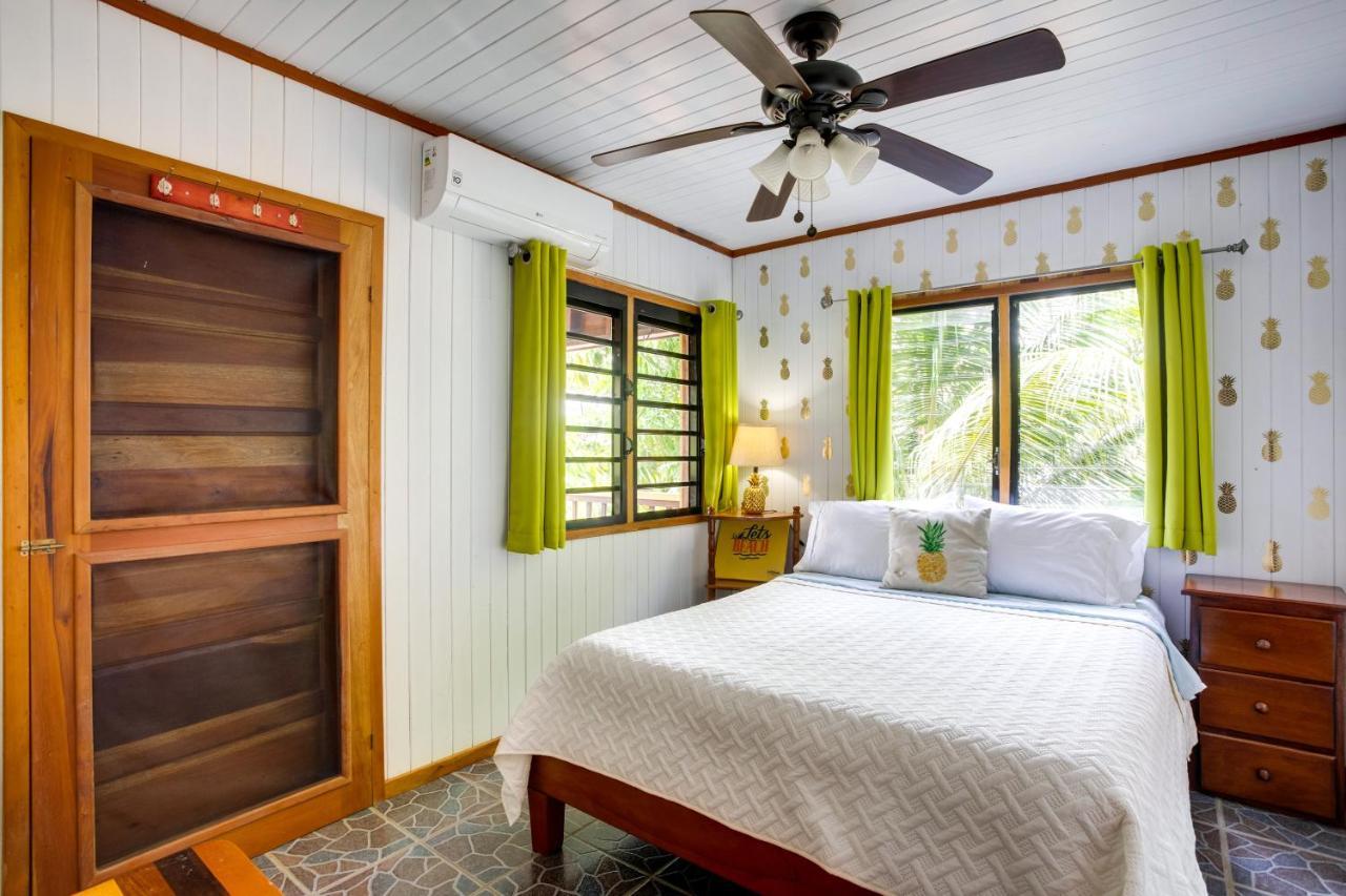 Driftwood Gardens Guesthouse Placencia Exterior photo