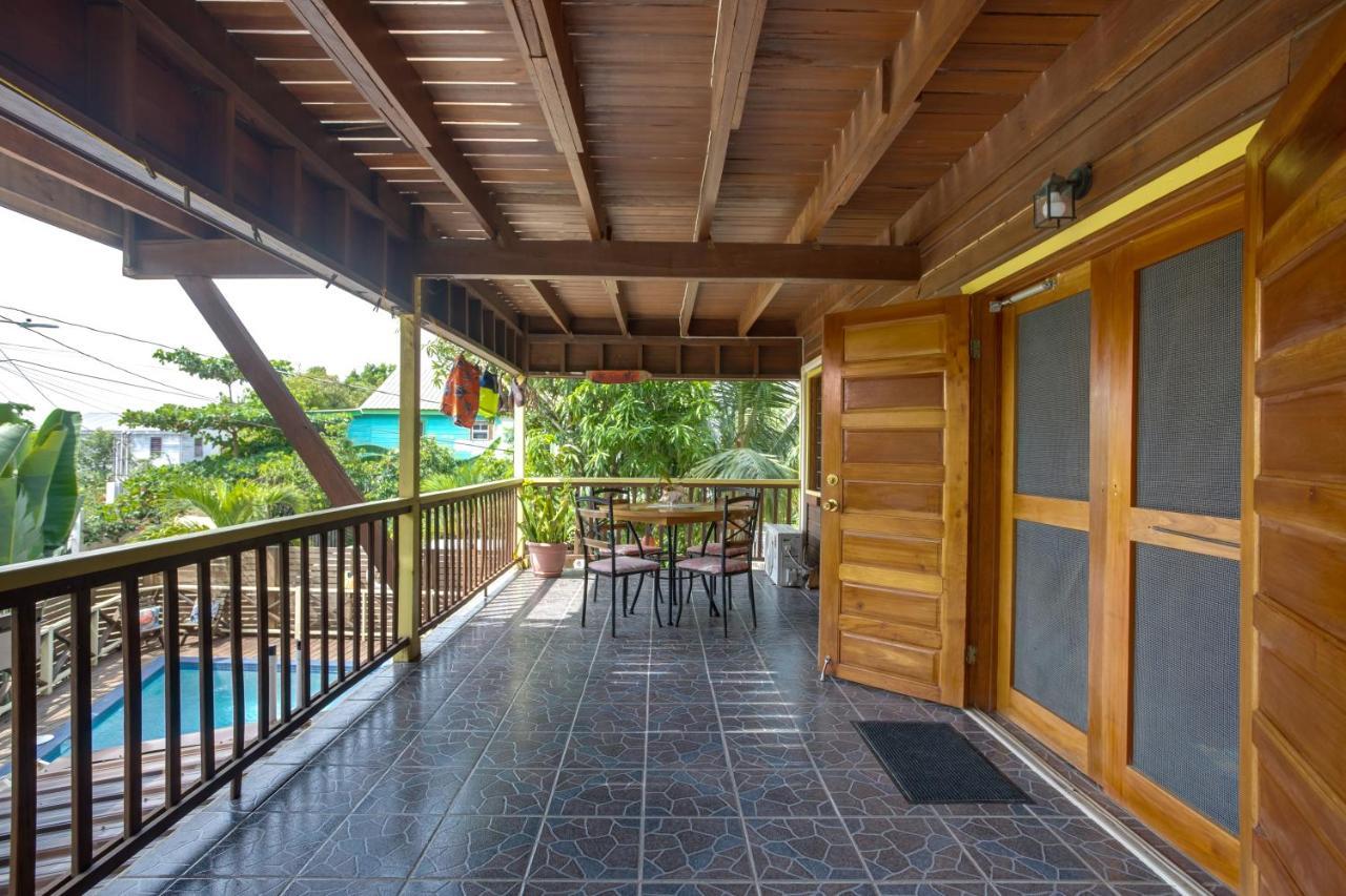 Driftwood Gardens Guesthouse Placencia Exterior photo