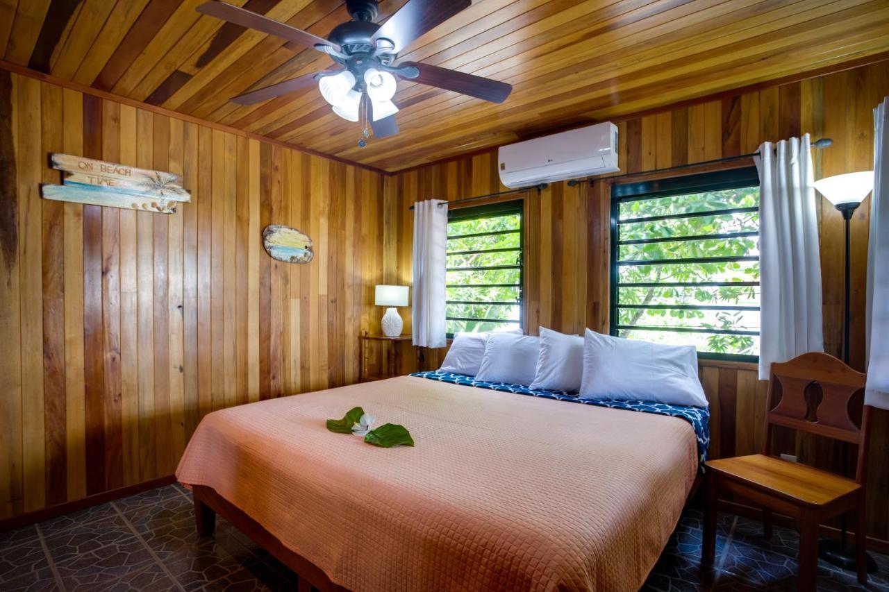 Driftwood Gardens Guesthouse Placencia Exterior photo