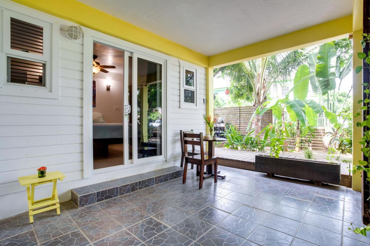 Driftwood Gardens Guesthouse Placencia Exterior photo