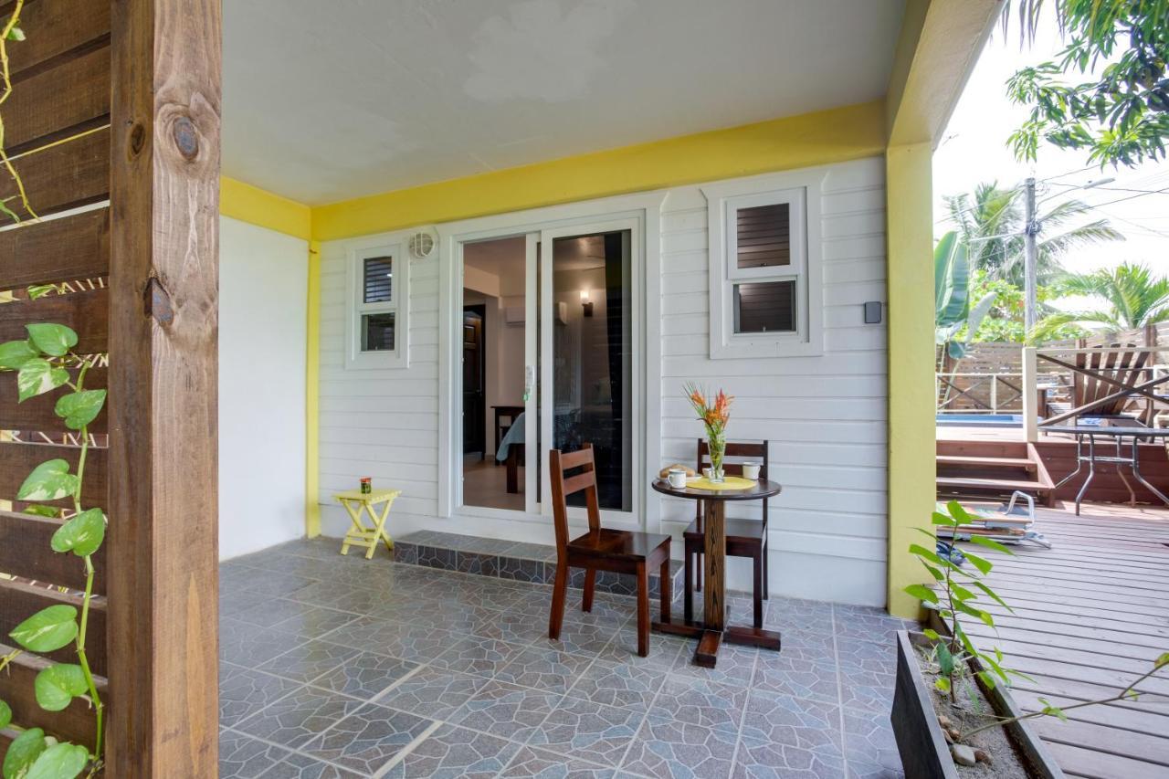 Driftwood Gardens Guesthouse Placencia Exterior photo